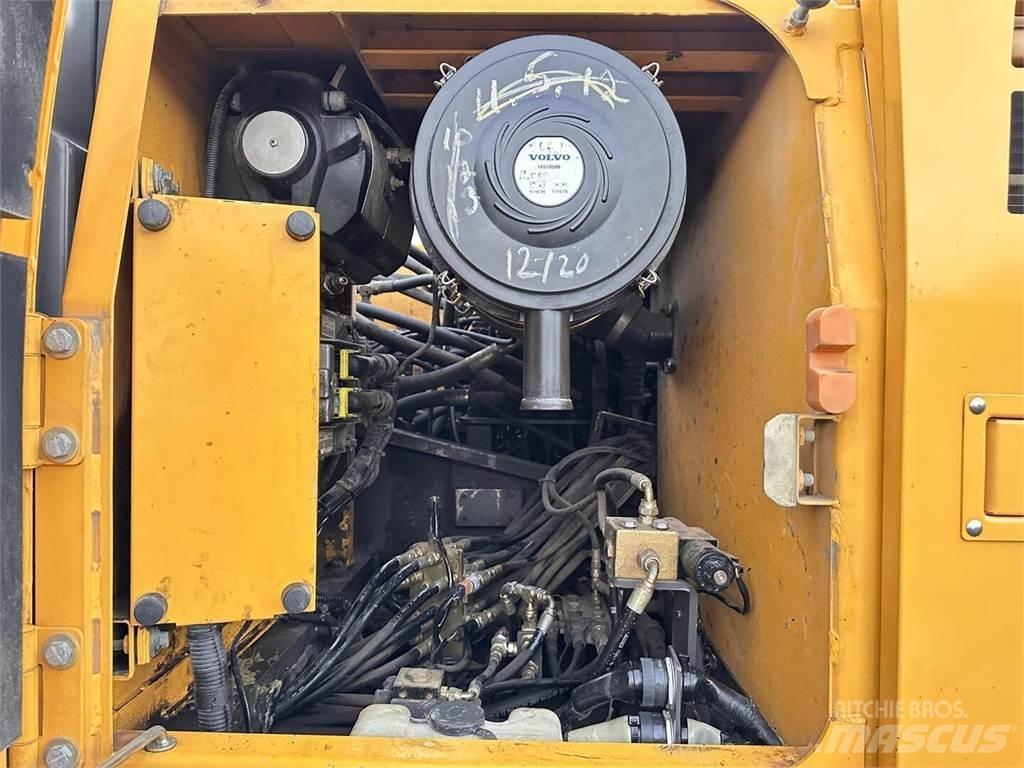 Volvo EC210CL Pásová rýpadla