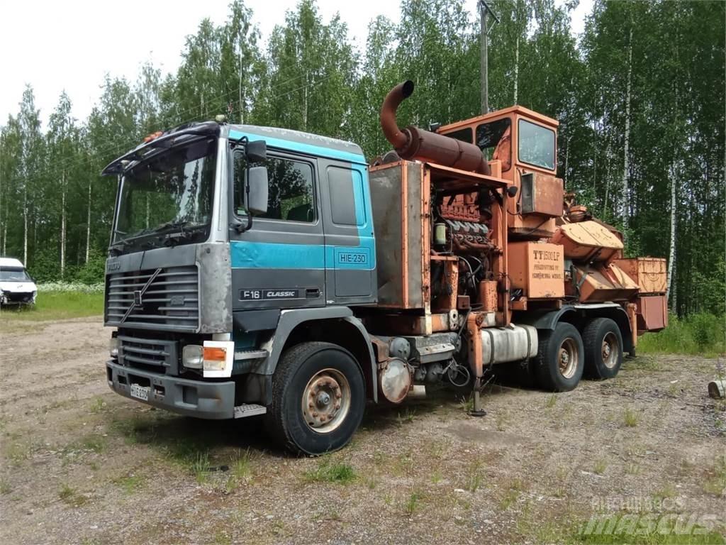 Volvo F16 Vozy na dřevní štěpku
