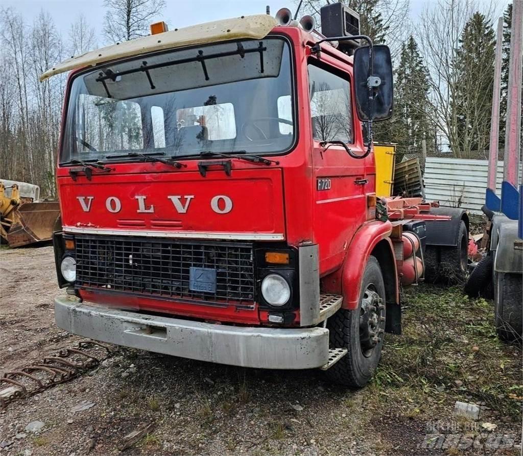 Volvo F720 Hákový nosič kontejnerů