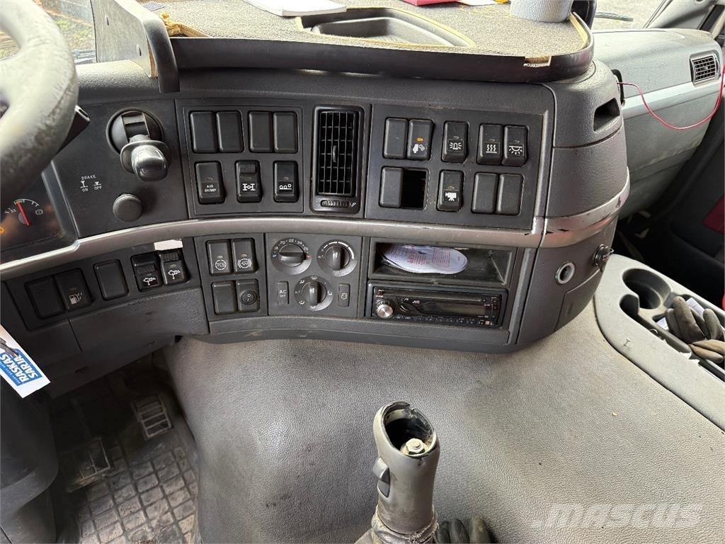 Volvo FM 12 8x4 Hákový nosič kontejnerů