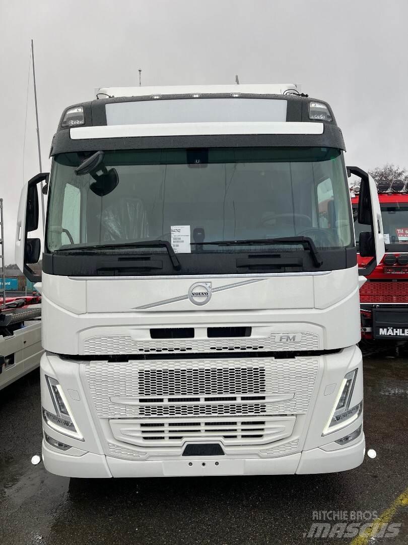 Volvo FM330 4x2 Skříňová nástavba