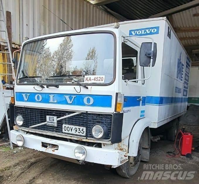 Volvo huoltoauto Skříňová nástavba