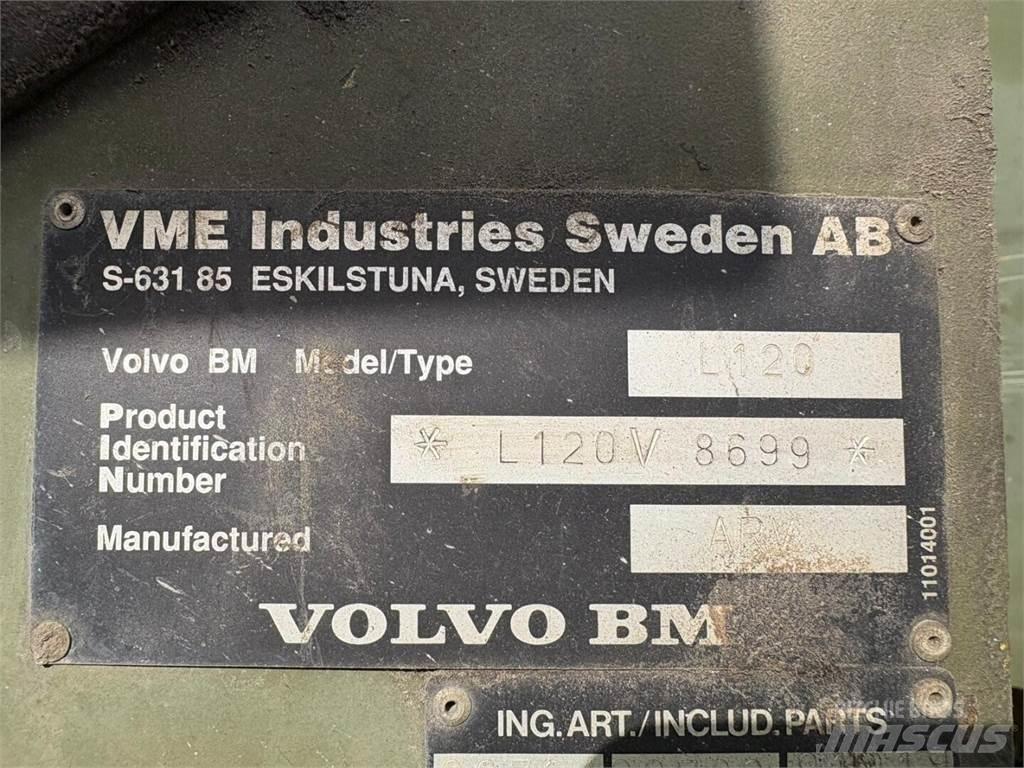 Volvo L 120 B Kolové nakladače