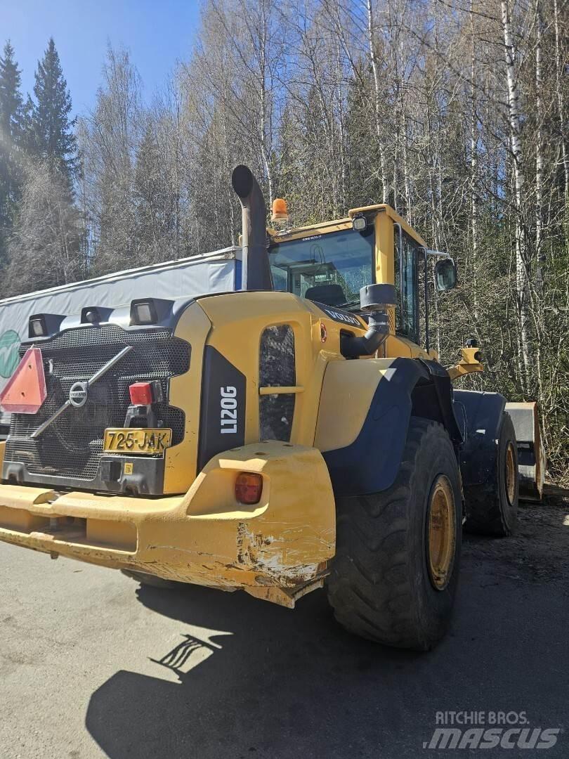 Volvo L 120G Kolové nakladače