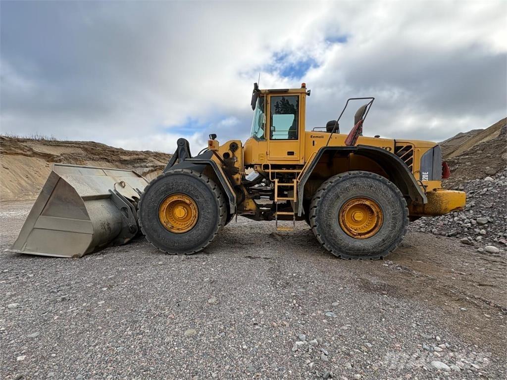Volvo L 220 E Kolové nakladače