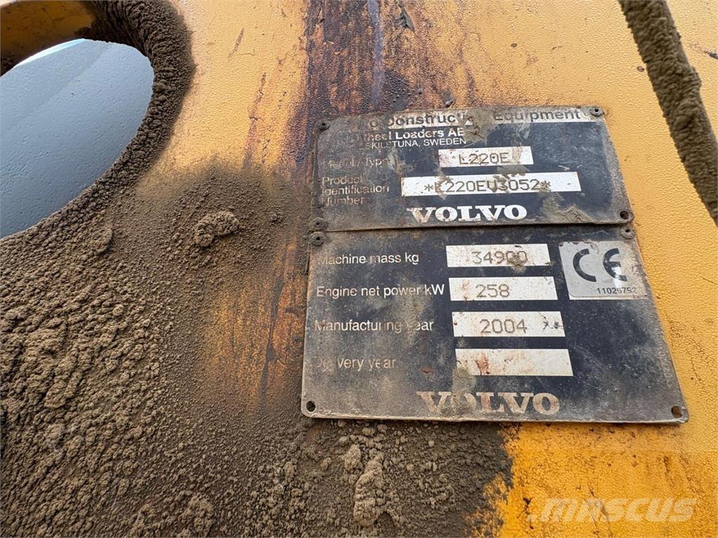 Volvo L 220 E Kolové nakladače