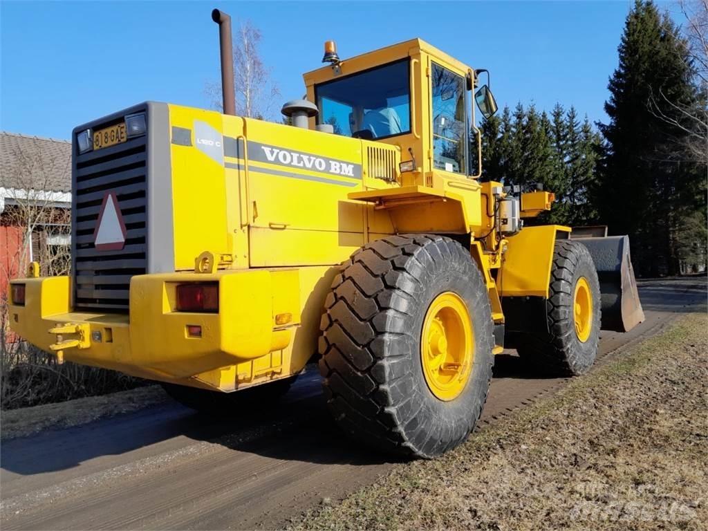 Volvo L120C Kolové nakladače