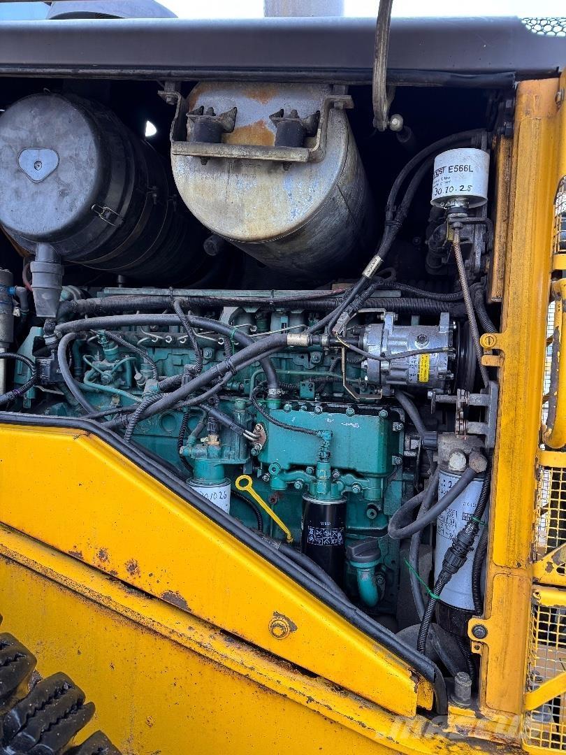 Volvo L120F Kolové nakladače