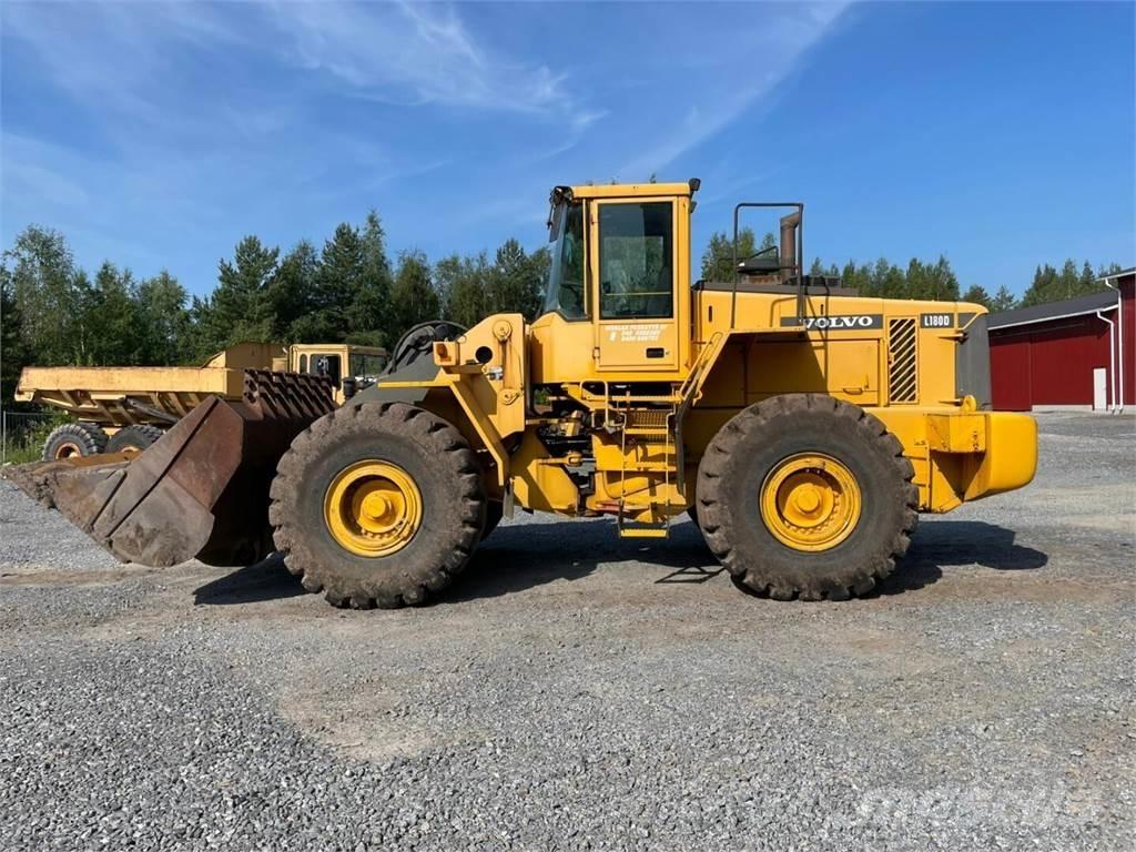 Volvo L180D Kolové nakladače