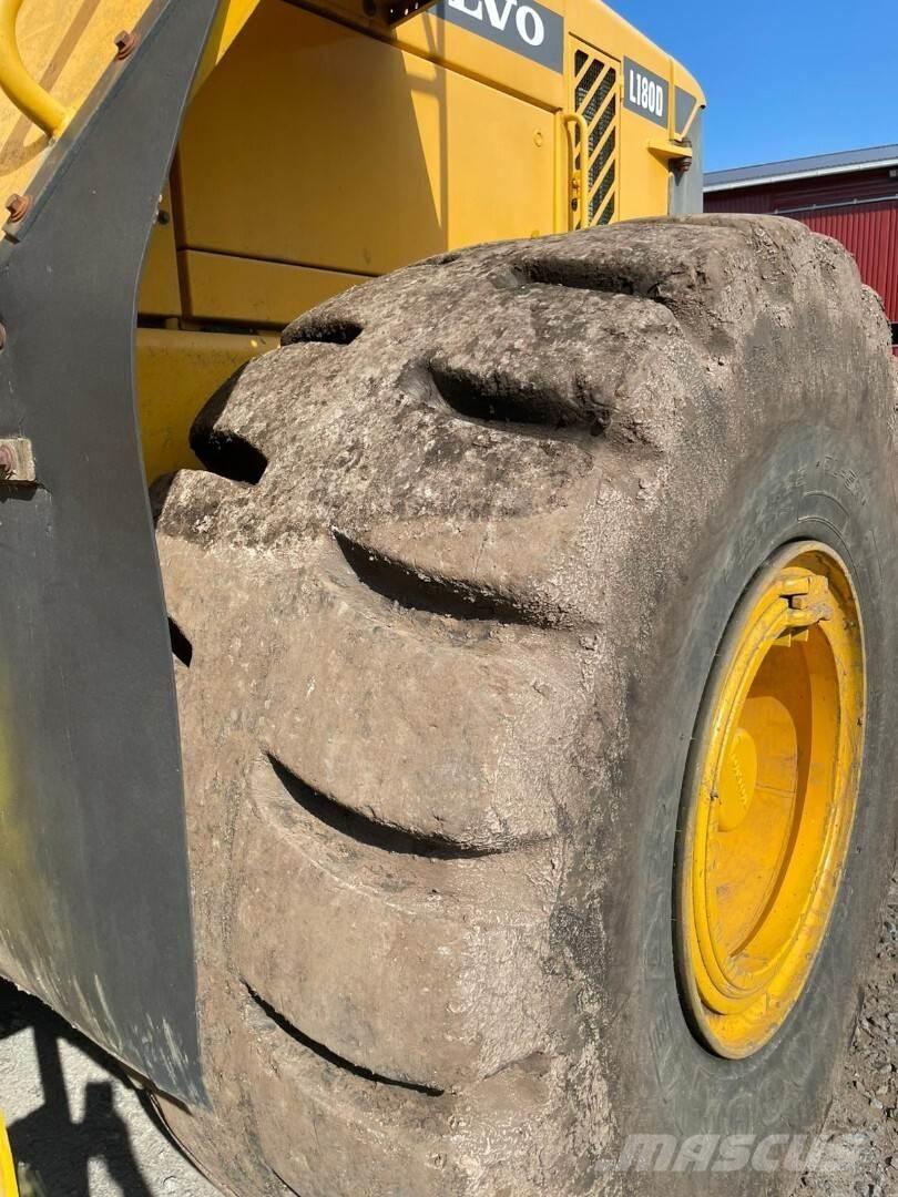 Volvo L180D Kolové nakladače