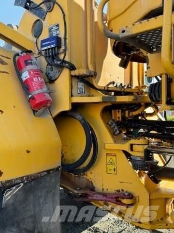 Volvo L220F Kolové nakladače