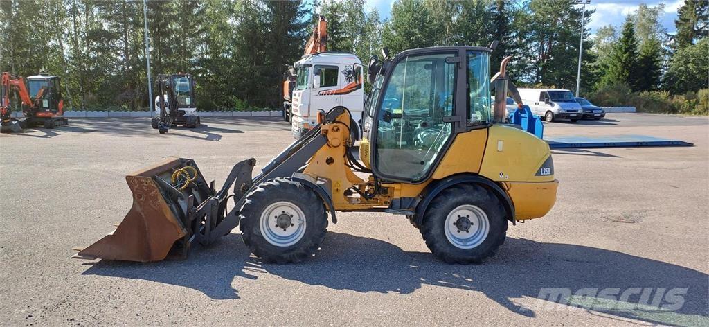Volvo L25B-P Kolové nakladače