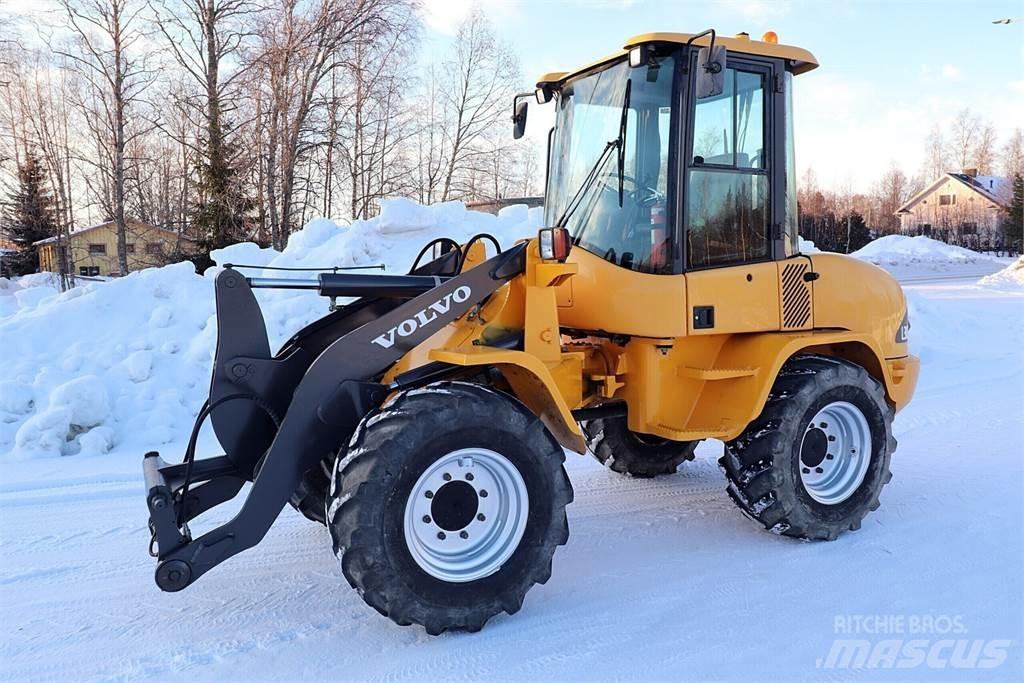 Volvo L30B Pro Kolové nakladače