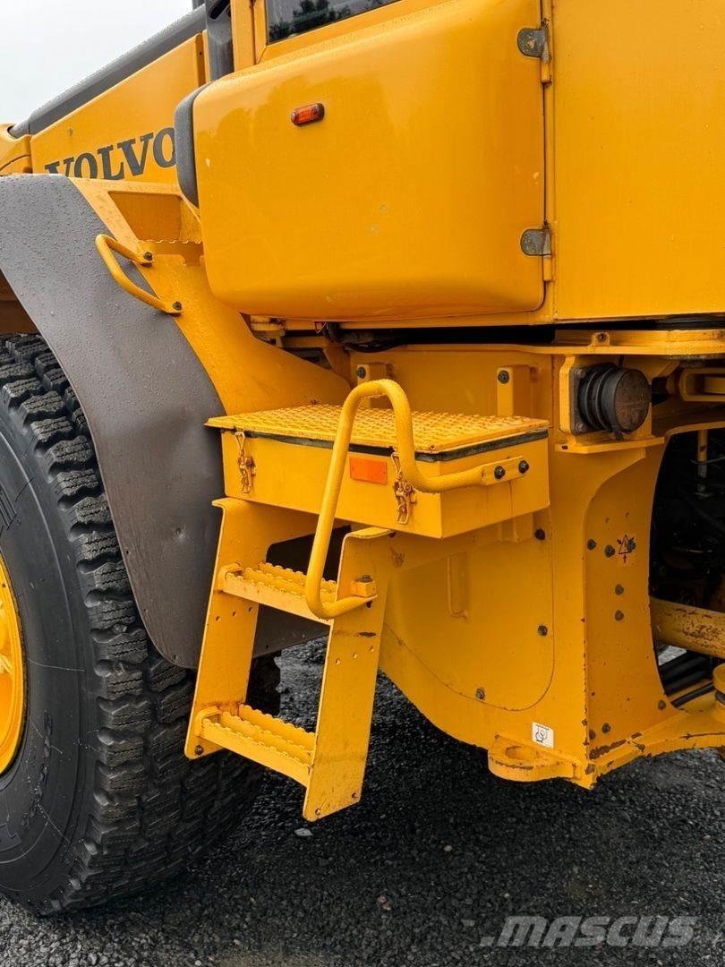 Volvo L60E Kolové nakladače