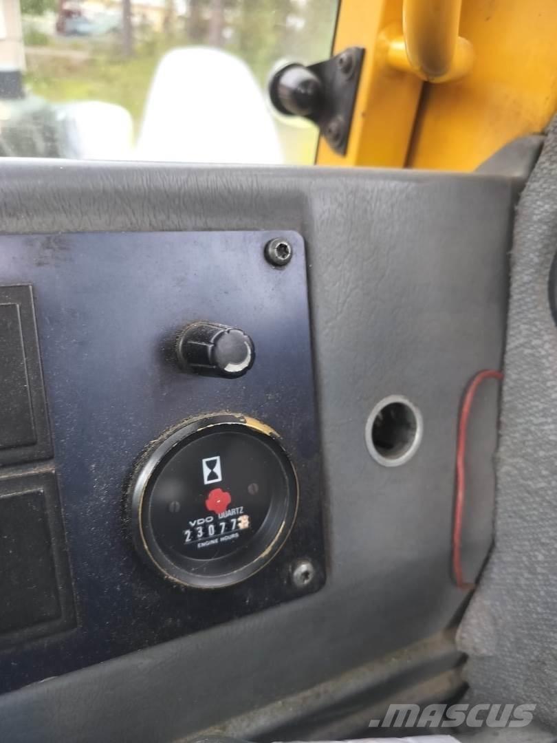 Volvo L70C Kolové nakladače