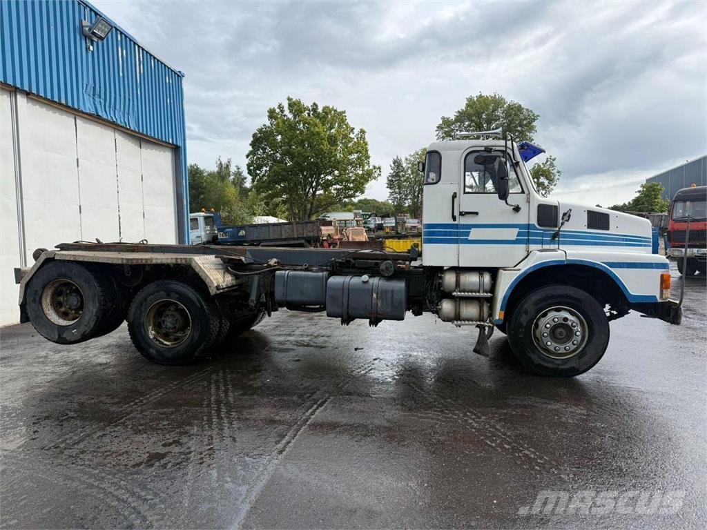 Volvo N10 6x2 Hákový nosič kontejnerů