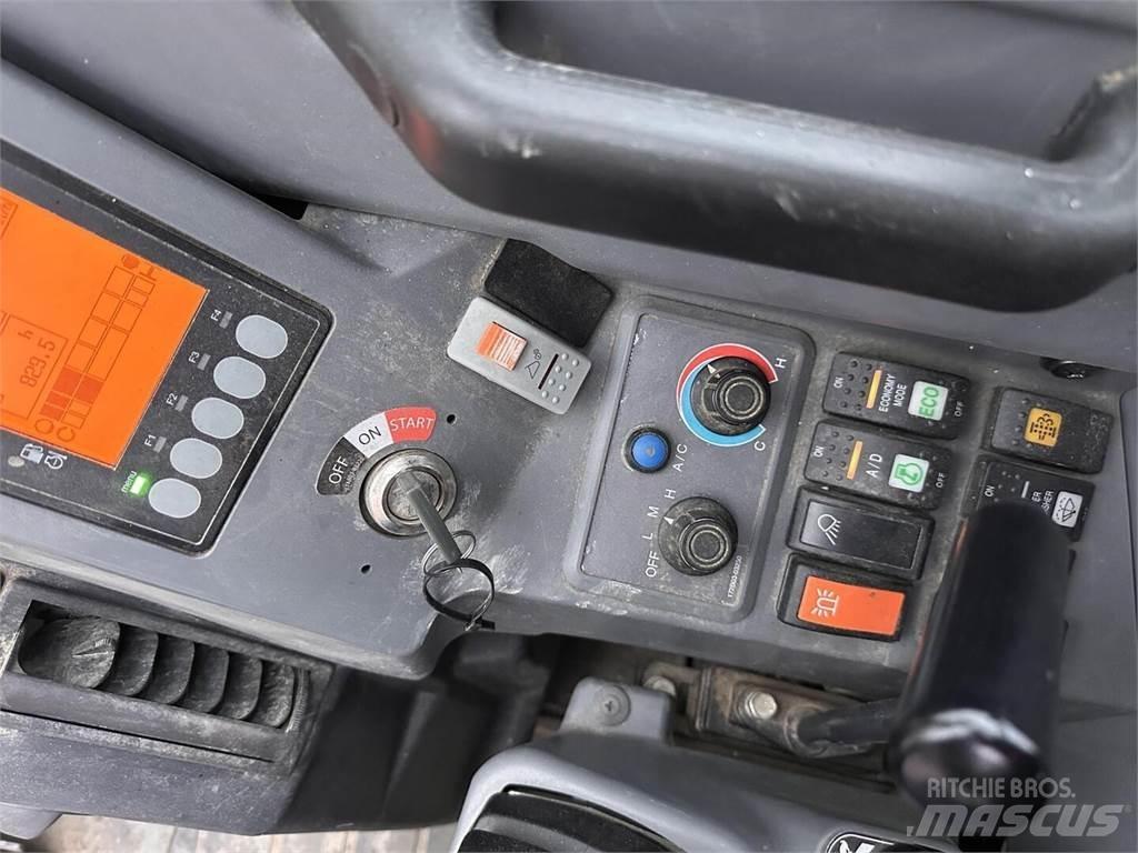 Yanmar SV100 Pásová rýpadla