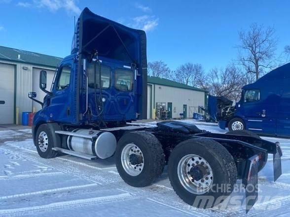 Freightliner CASCADIA 116 Tahače