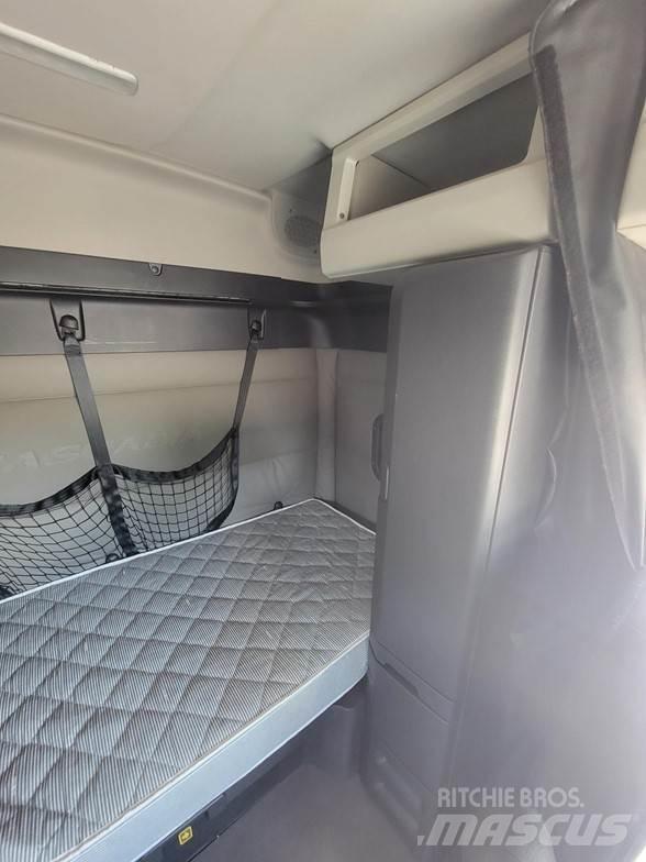 Freightliner CASCADIA 116 Tahače