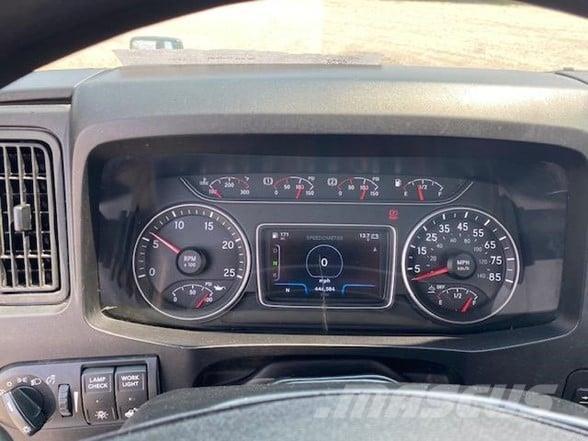 International RH Tahače