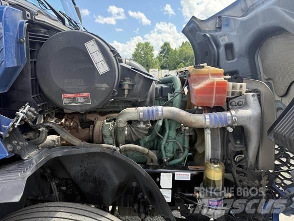 Volvo VNL64T860 Tahače