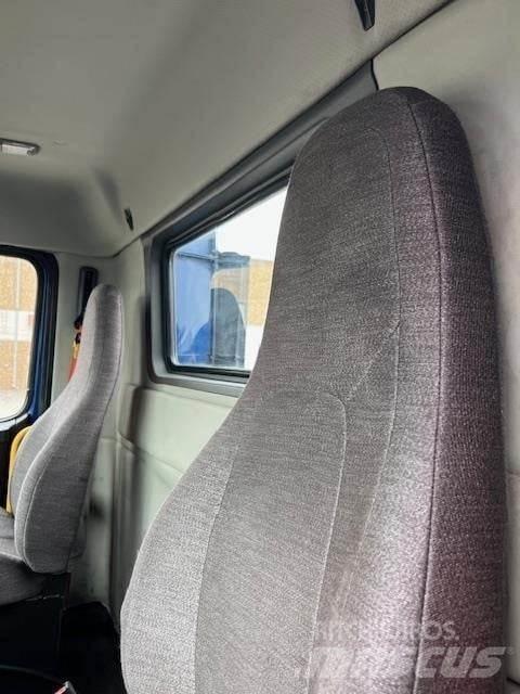 Volvo VNR64T300 Tahače
