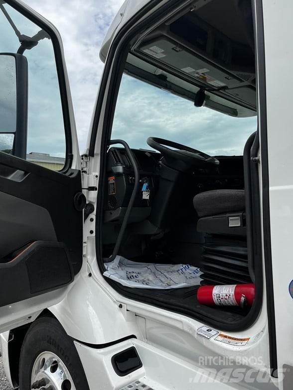Volvo VNR64T640 Tahače