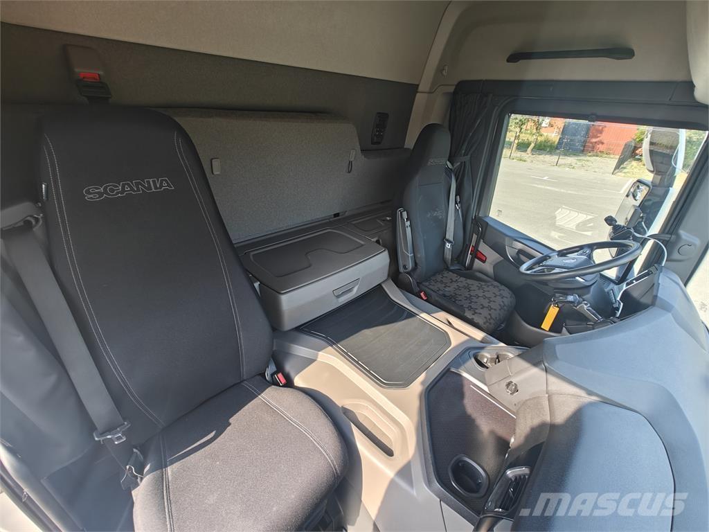 Scania P450 Hákový nosič kontejnerů