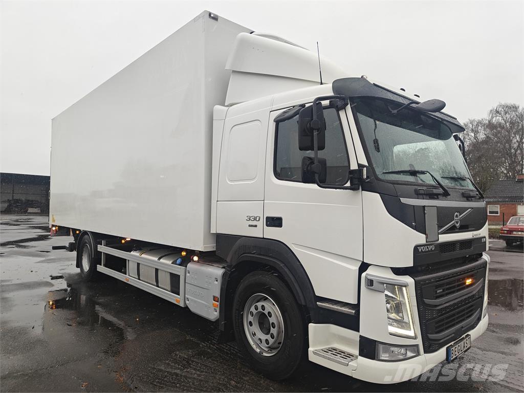 Volvo FM330 Skříňová nástavba