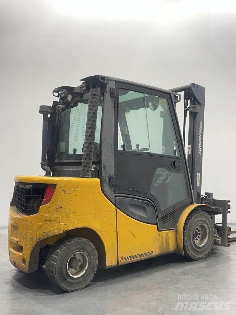 Jungheinrich DFG430S Dieselové vozíky