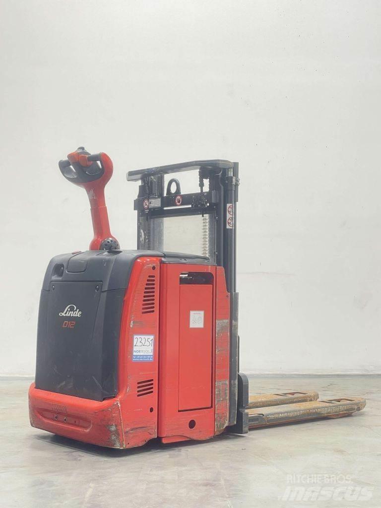 Linde D12-133 Ručně vedené vysokozdvižné vozíky