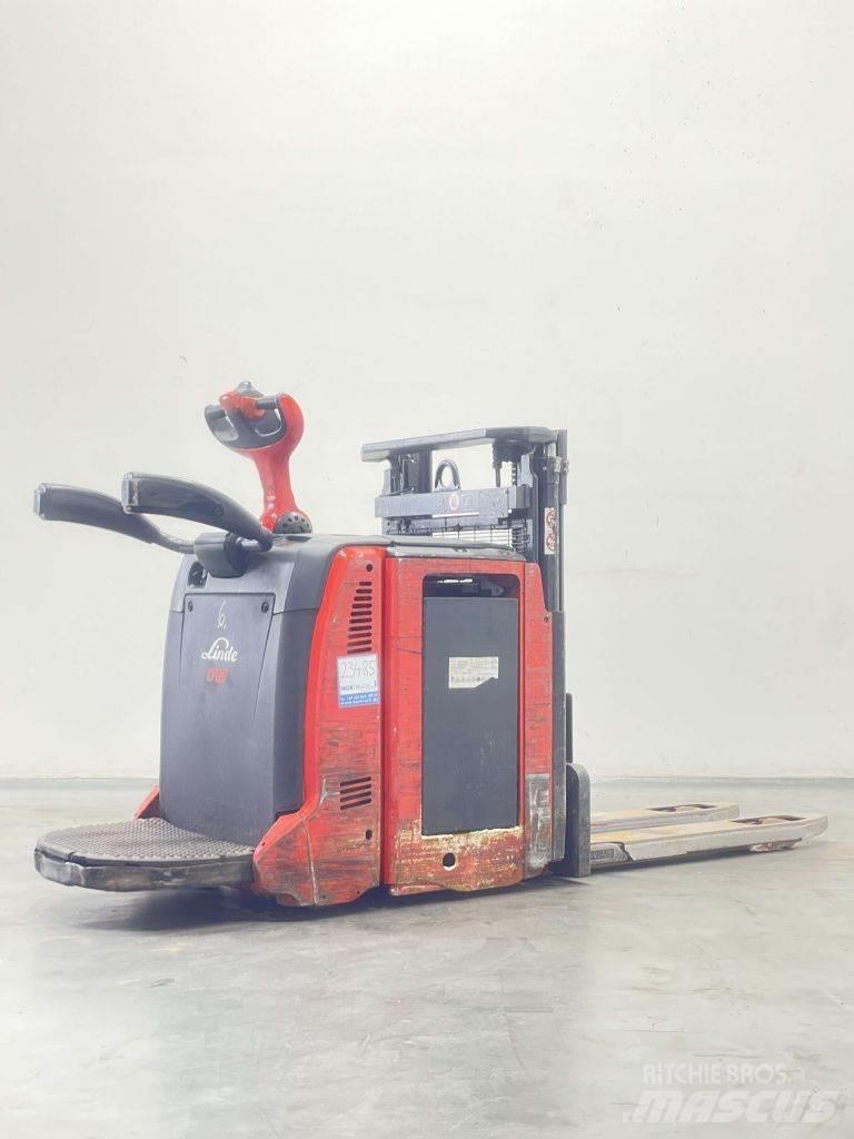 Linde D12AP-133 Ručně vedené vysokozdvižné vozíky