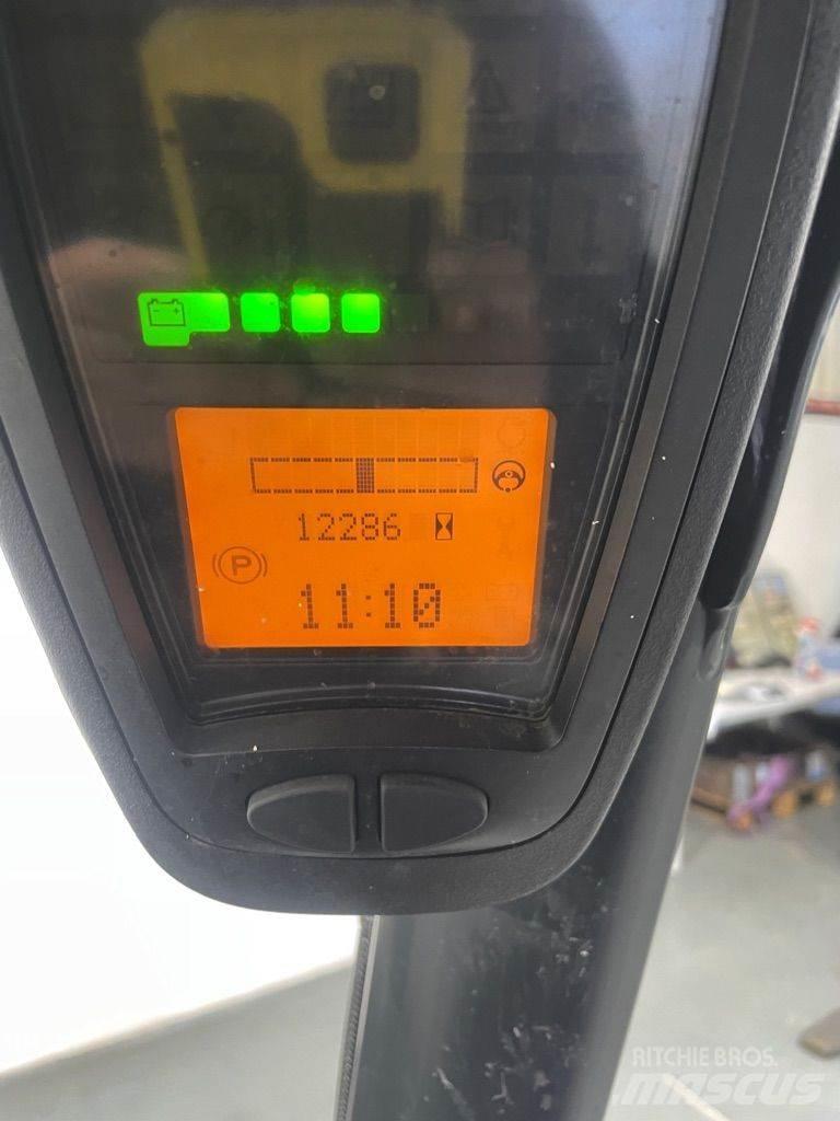 Linde E16L-386-EVO Akumulátorové vozíky