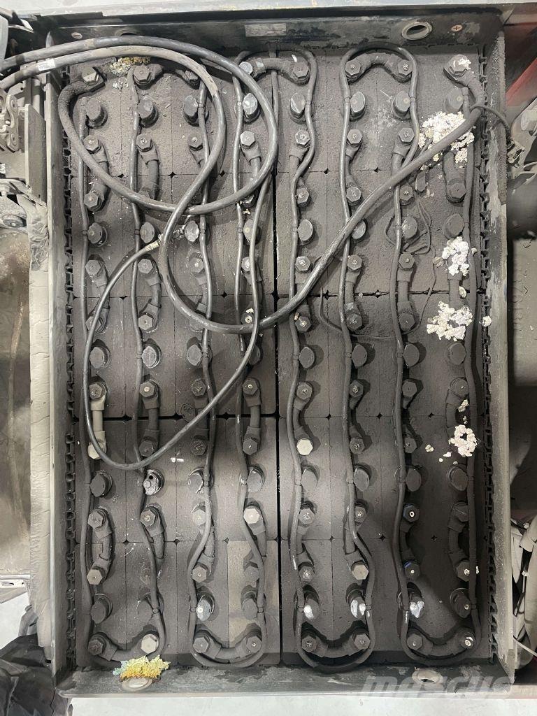 Linde E30H-01/600-387 Akumulátorové vozíky