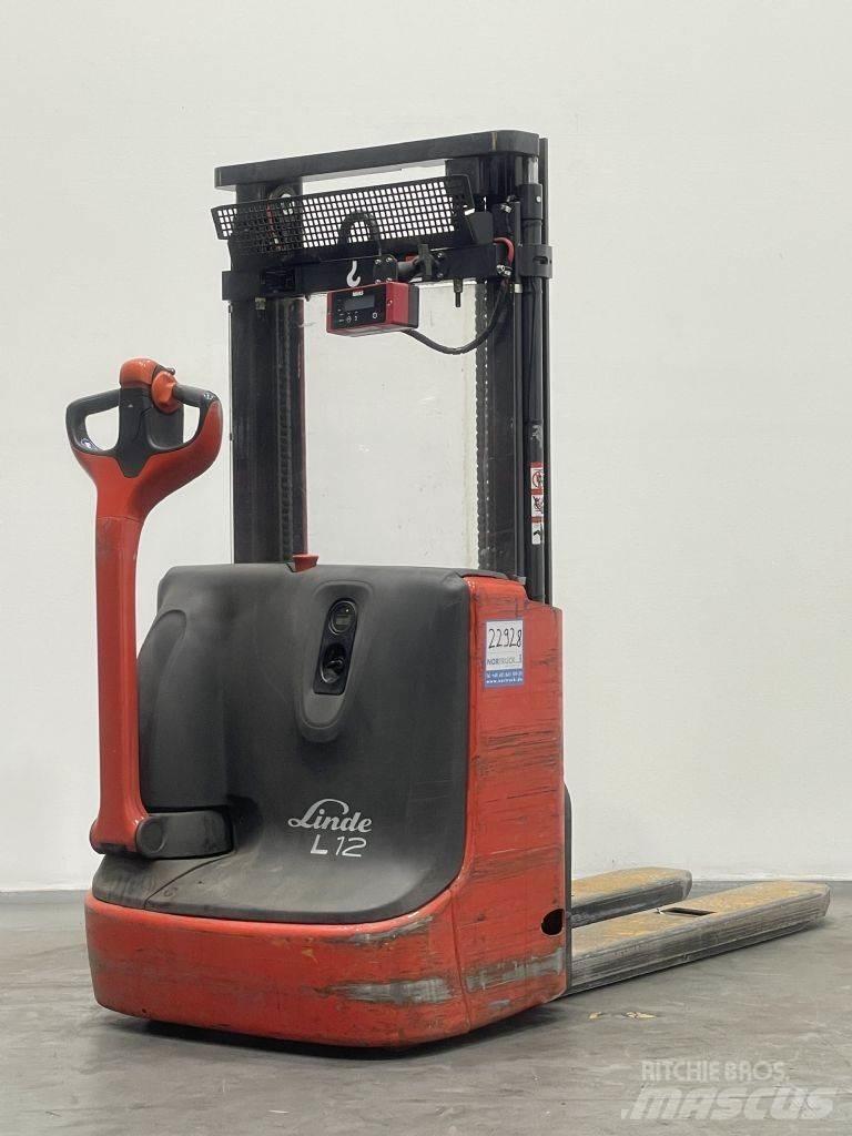 Linde L12 Ručně vedené vysokozdvižné vozíky