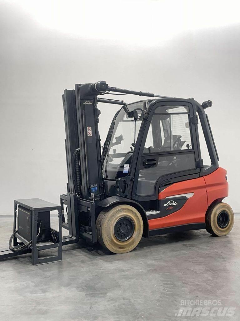 Linde X30-1252-Li-Ion Akumulátorové vozíky