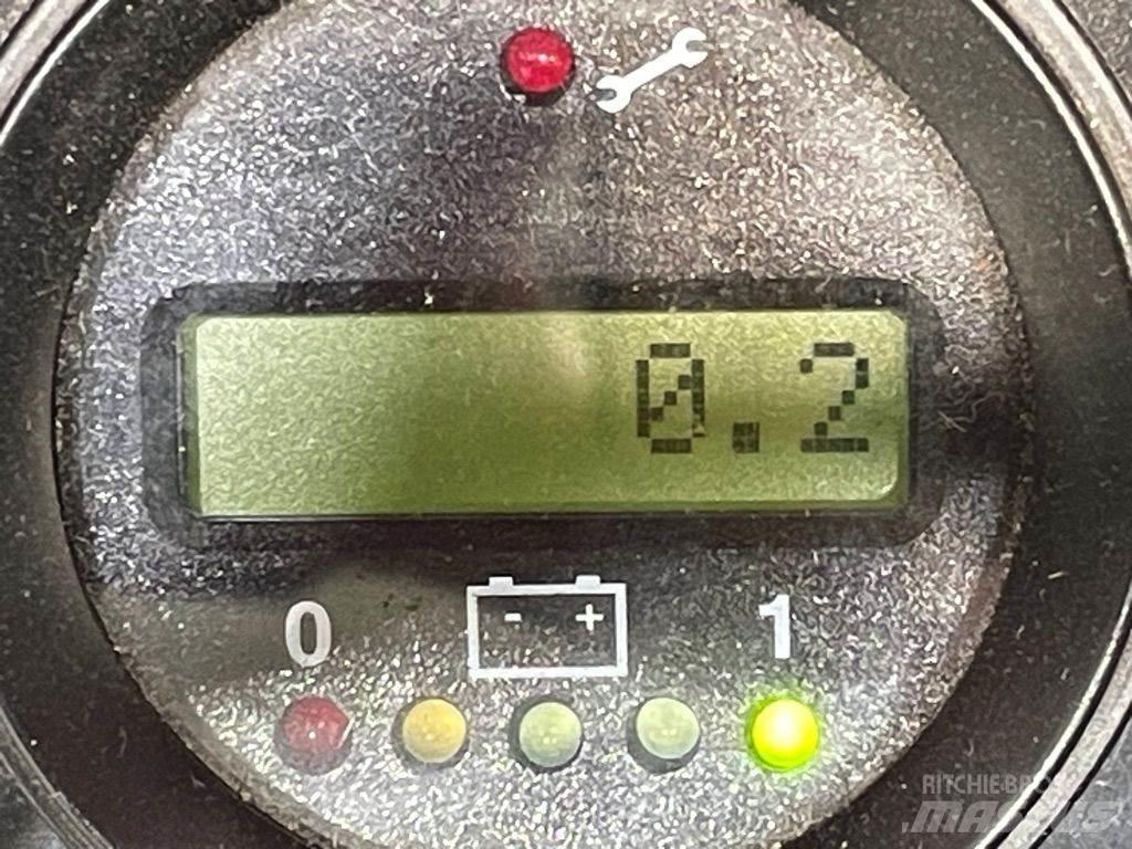 Logitrans Self1002 Ručně vedené vysokozdvižné vozíky