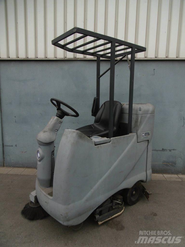 Nilfisk BR 700S Zametací stroje