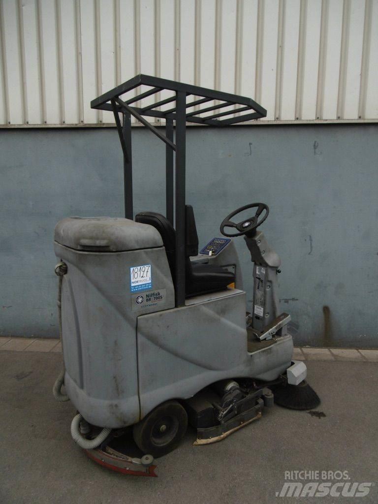 Nilfisk BR 700S Zametací stroje