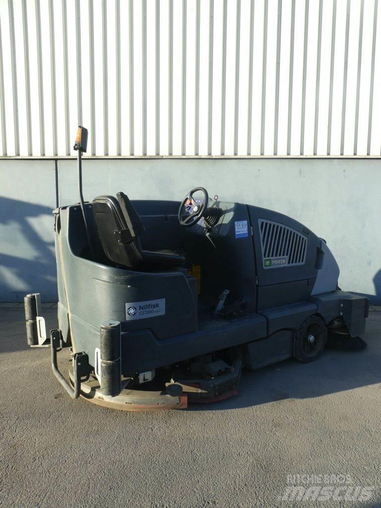 Nilfisk CS7000 1200B Zametací stroje