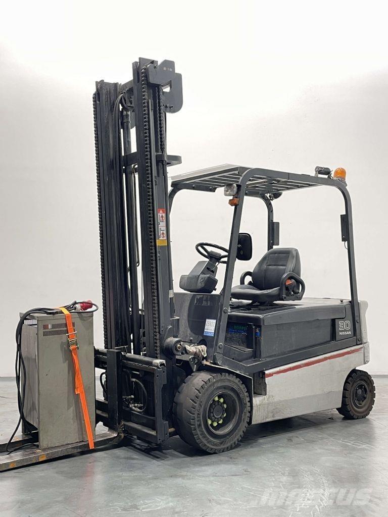Nissan GQ02L30CU Akumulátorové vozíky