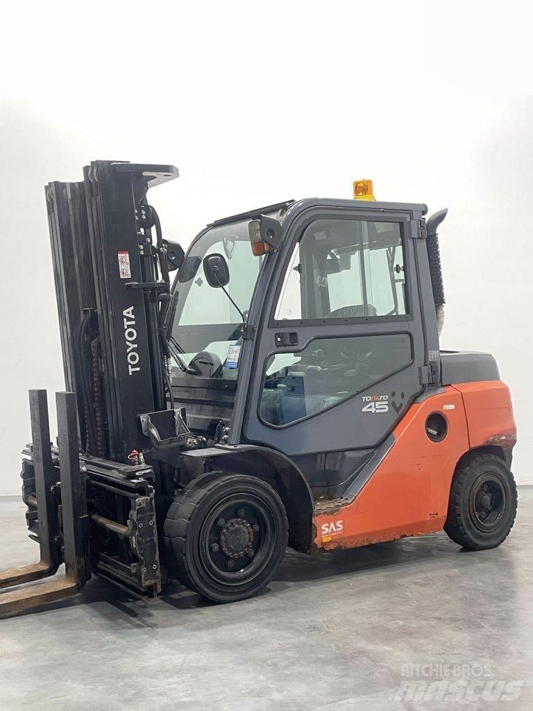 Toyota 40-8FD40N Dieselové vozíky