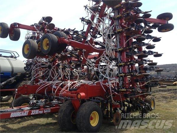Bourgault 3310 Mechanické secí stroje