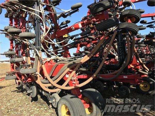 Bourgault 3320 Mechanické secí stroje