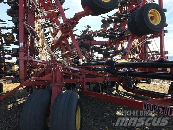 Bourgault 3320 Mechanické secí stroje