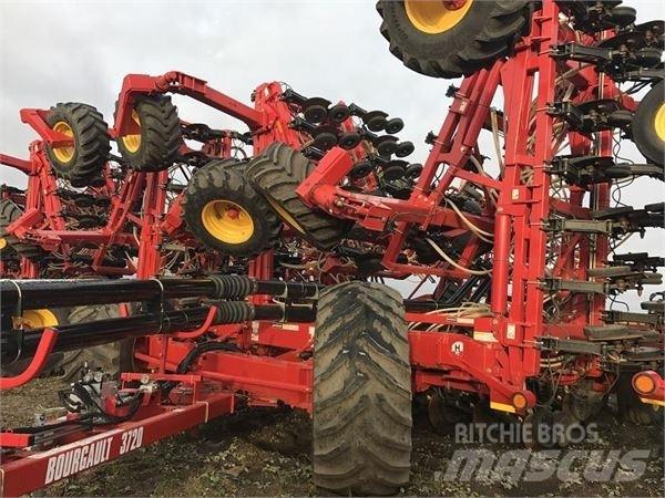 Bourgault 3720-70 Mechanické secí stroje