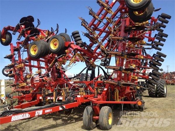 Bourgault 5710 Mechanické secí stroje