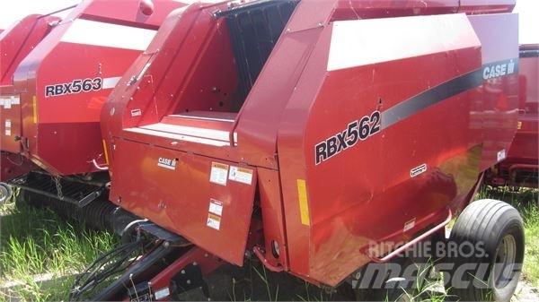 Case IH RBX562 Lis na válcové balíky