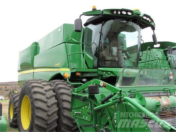 John Deere S680 Sklízecí mlátičky