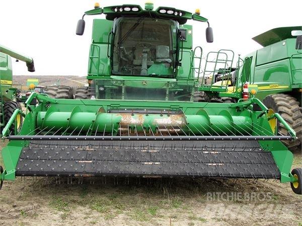 John Deere S680 Sklízecí mlátičky